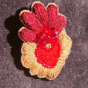 La Broche Cœur sacré Rouge et Or