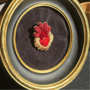 La Broche Cœur sacré Rouge et Or